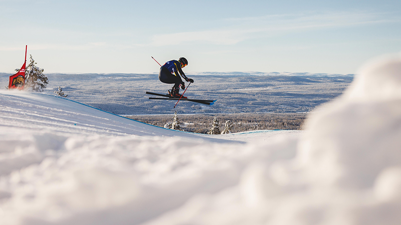 Sveriges bästa skicrossåkare samlas i Idre Fjäll för SM 2023. 