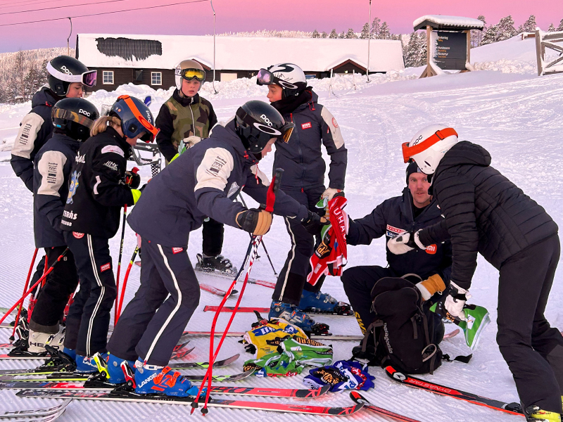 Skicrossläger för barn och ungdom i Idre Fjäll 2023.